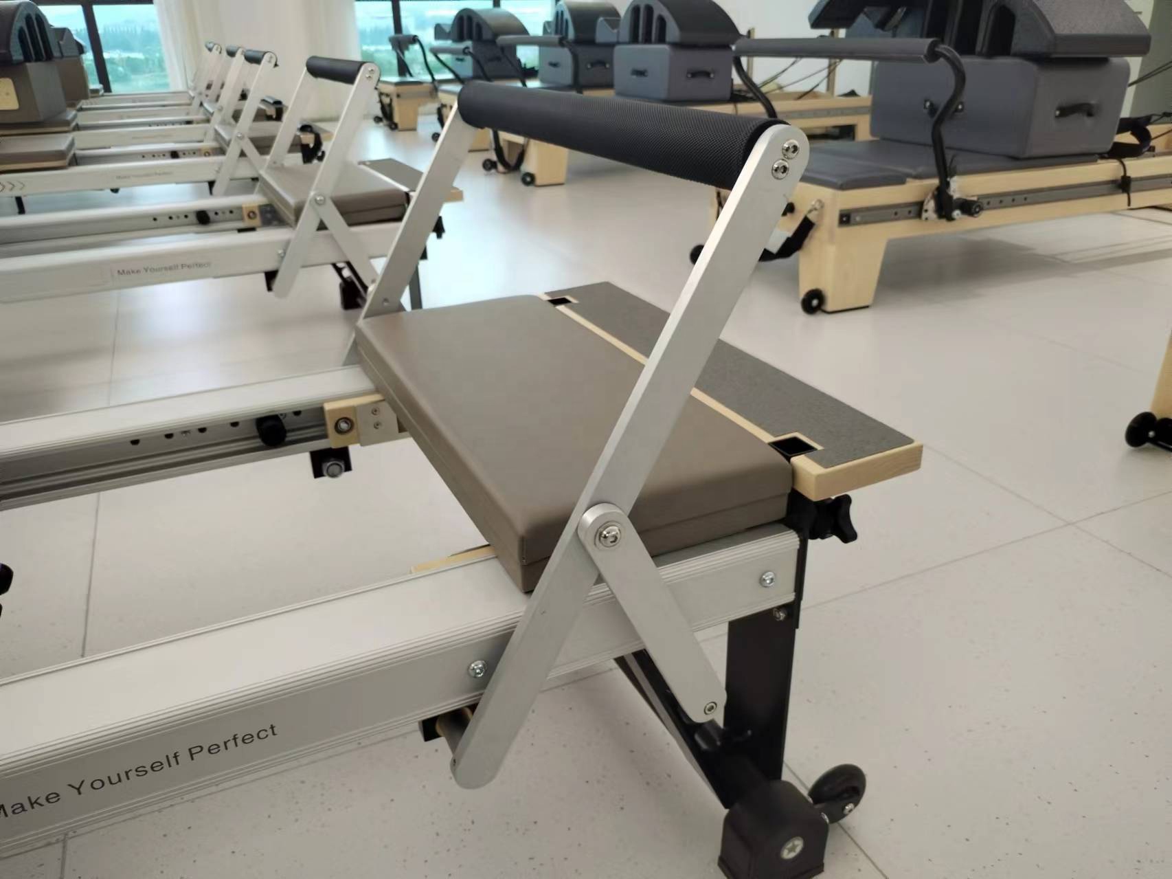 業務用エリナピラティスリフォーマーマシンタワーSRP116ハ - Yoga Fitness Pilates Reformer のレビューと価格