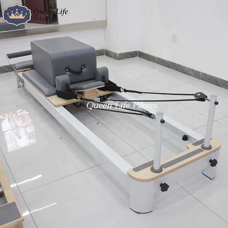 ホットセール中！耐久性のあるアルミ合金製ホワイトピラティスリ - Yoga Fitness Pilates Reformer のレビューと価格