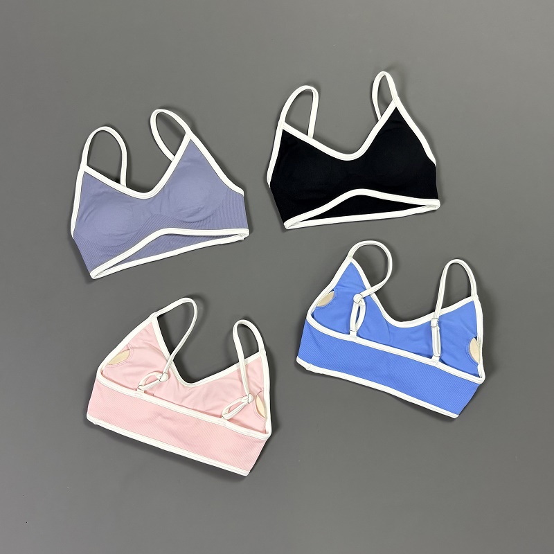 女性用コントラストラインヨガブラ Vネック ホワイトエッジ  - Yoga Fitness Tapis のレビューと価格