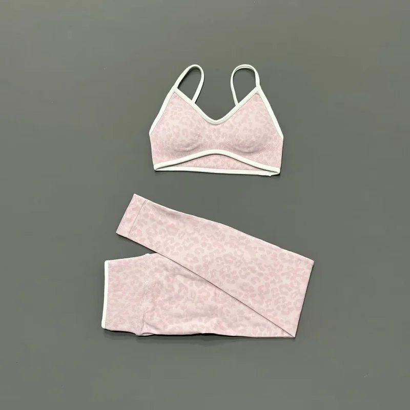 2ピースヨガセット レディース レオパード柄 薄型ストラップ - Yoga Fitness Kleidung のレビューと価格